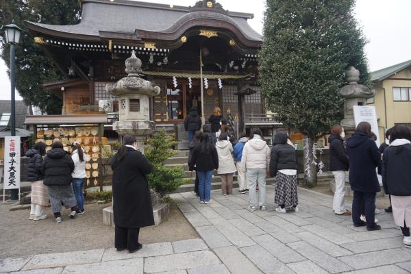 『神社参拝(2)』の画像